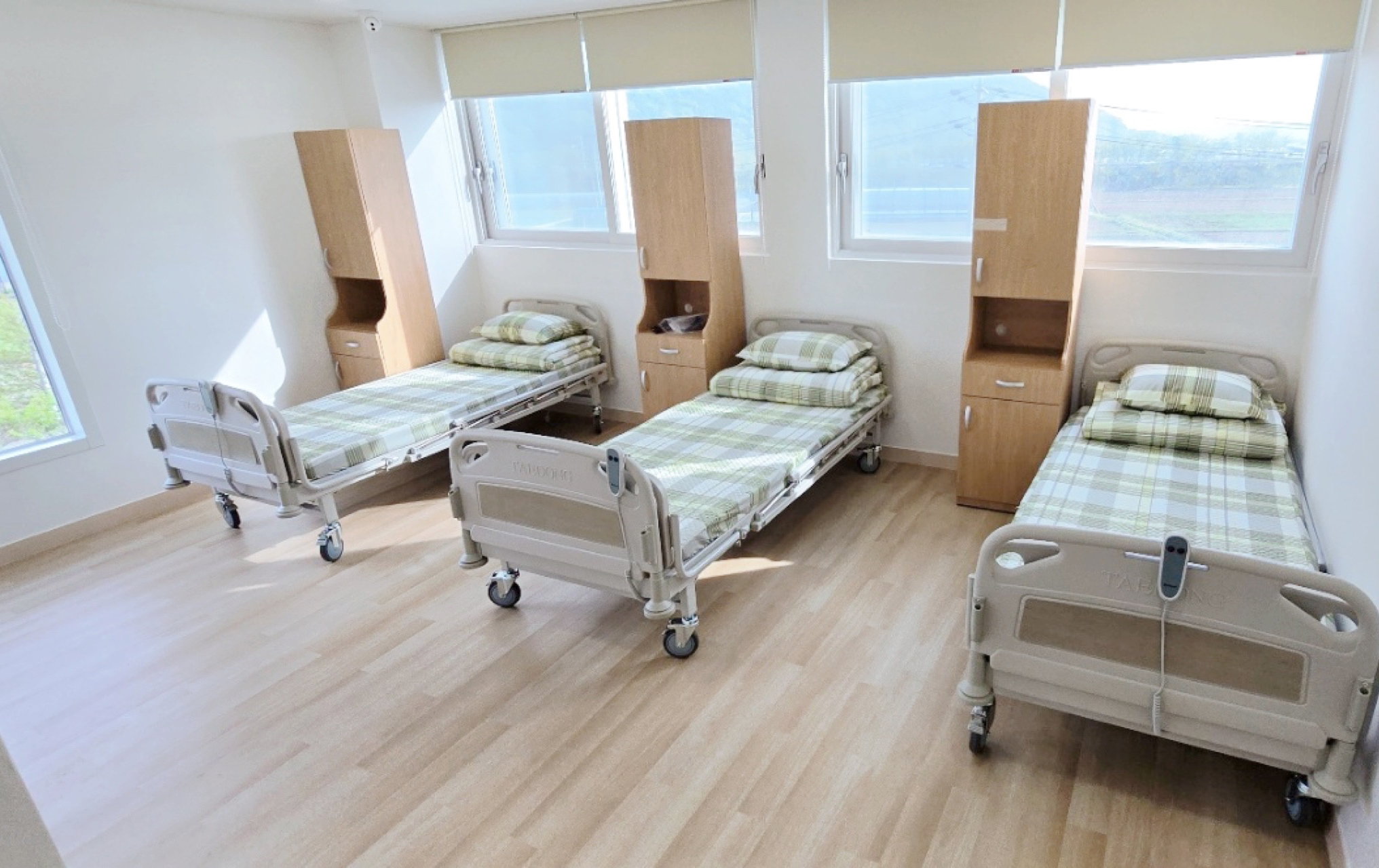 화성마더링요양원4인실침대